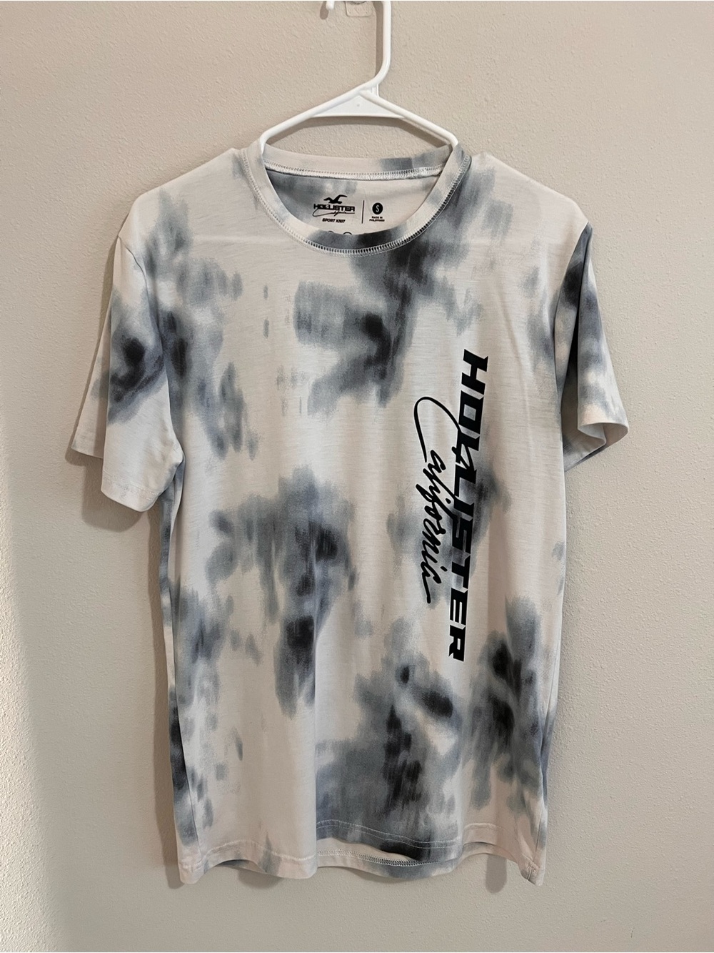 Hollister White & Gray Tie-Dye Graphic Short Sleeve Tee